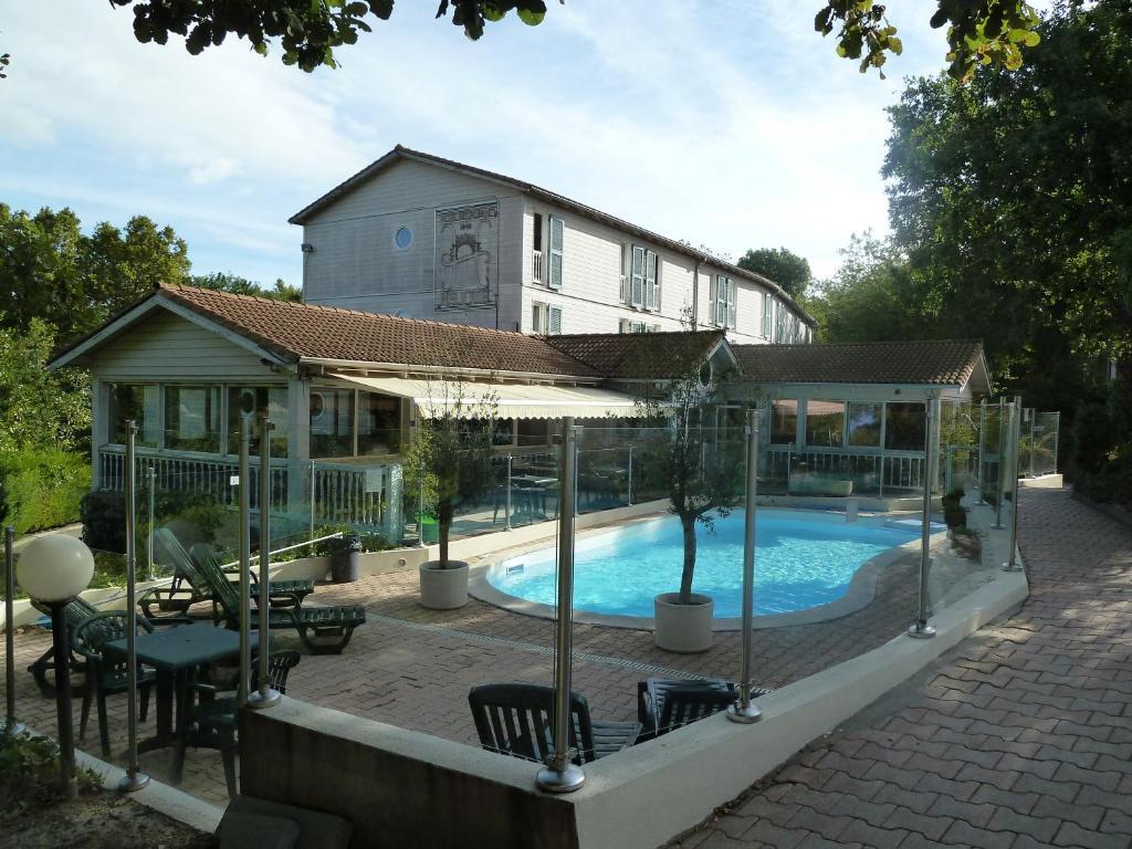 Montferrier-sur-Lez Hotel & Restaurant Heliotel מראה חיצוני תמונה
