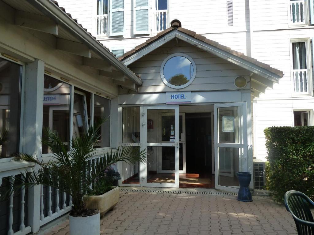 Montferrier-sur-Lez Hotel & Restaurant Heliotel מראה חיצוני תמונה