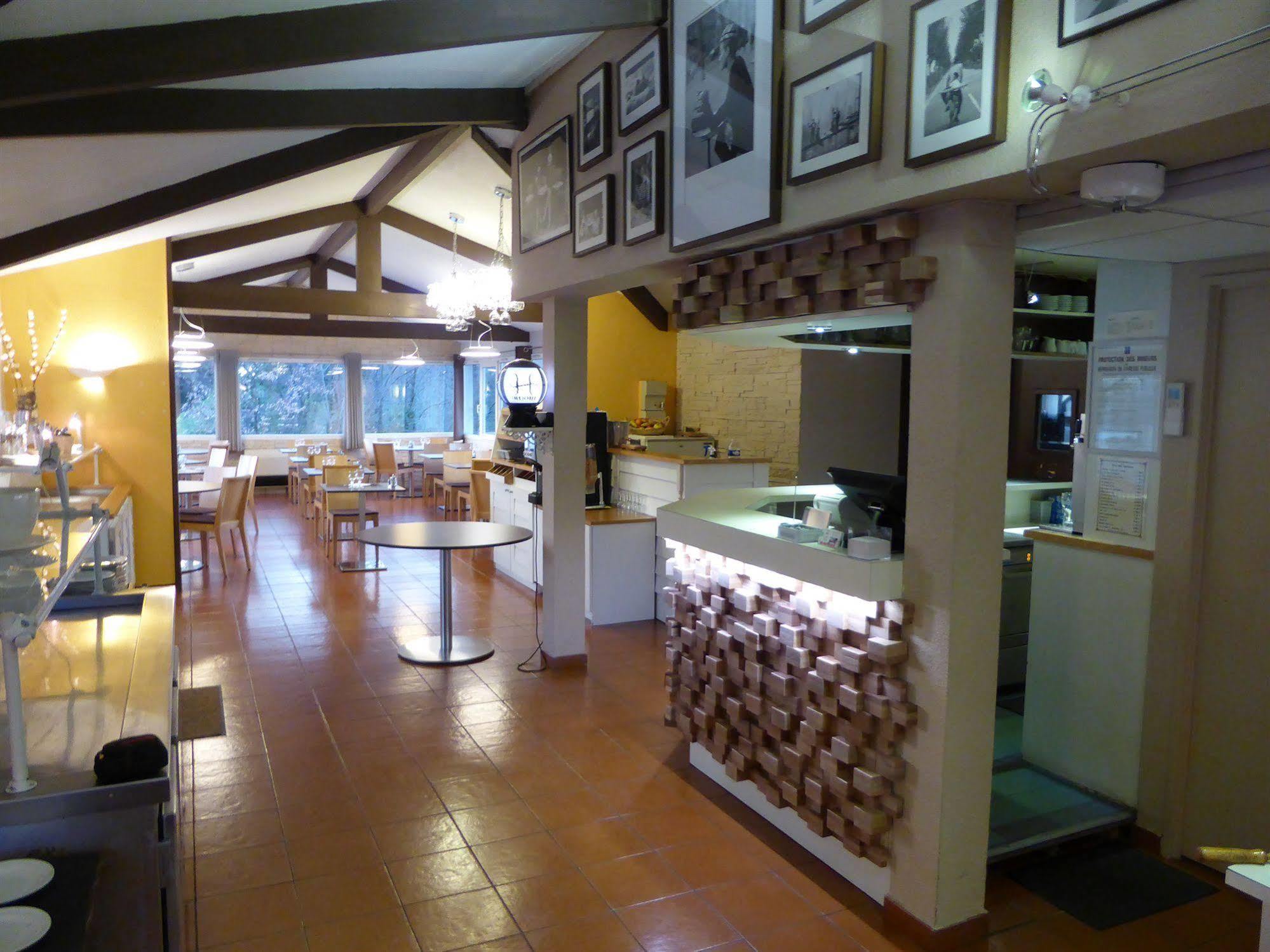 Montferrier-sur-Lez Hotel & Restaurant Heliotel מראה חיצוני תמונה