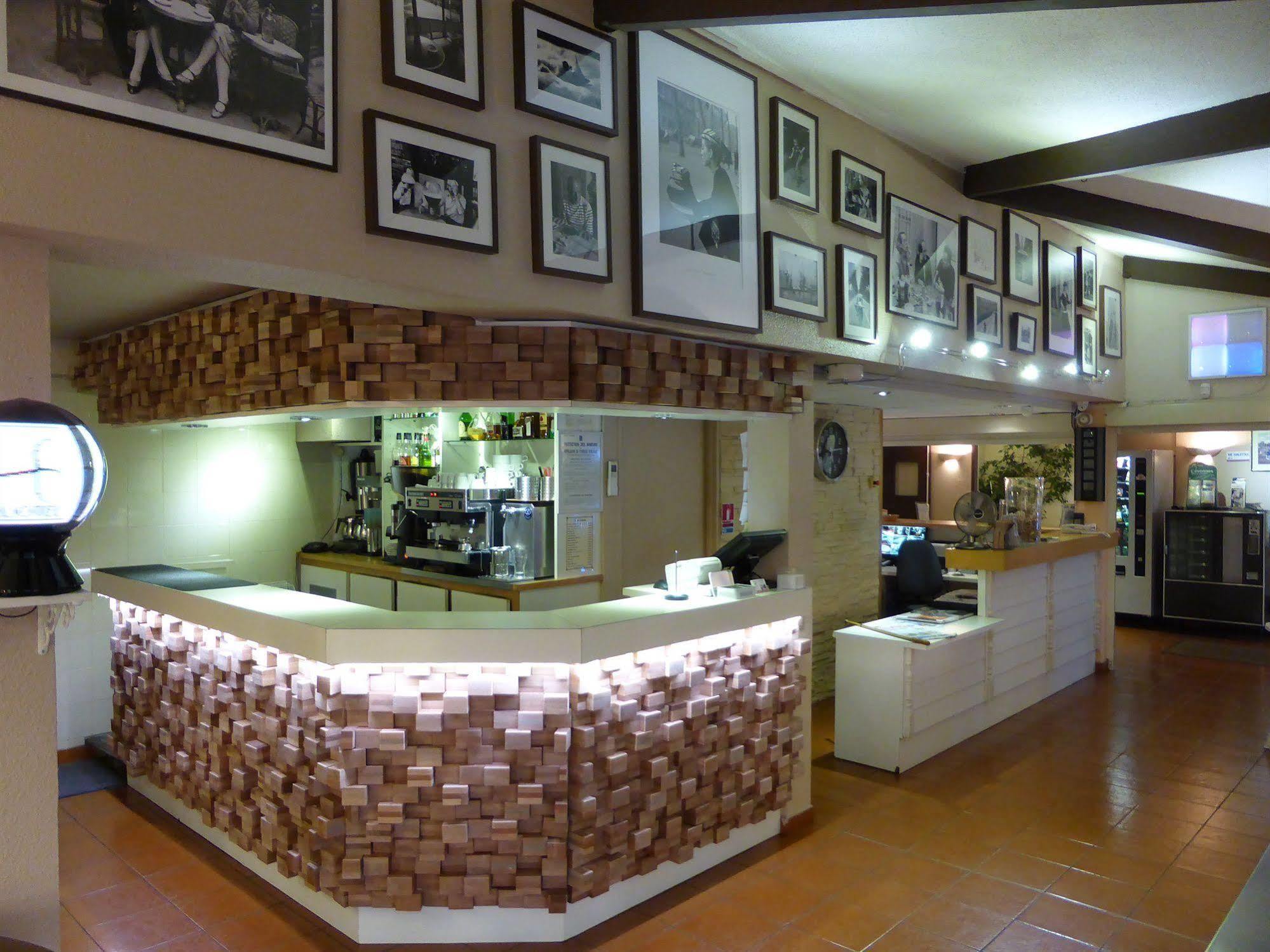 Montferrier-sur-Lez Hotel & Restaurant Heliotel מראה חיצוני תמונה